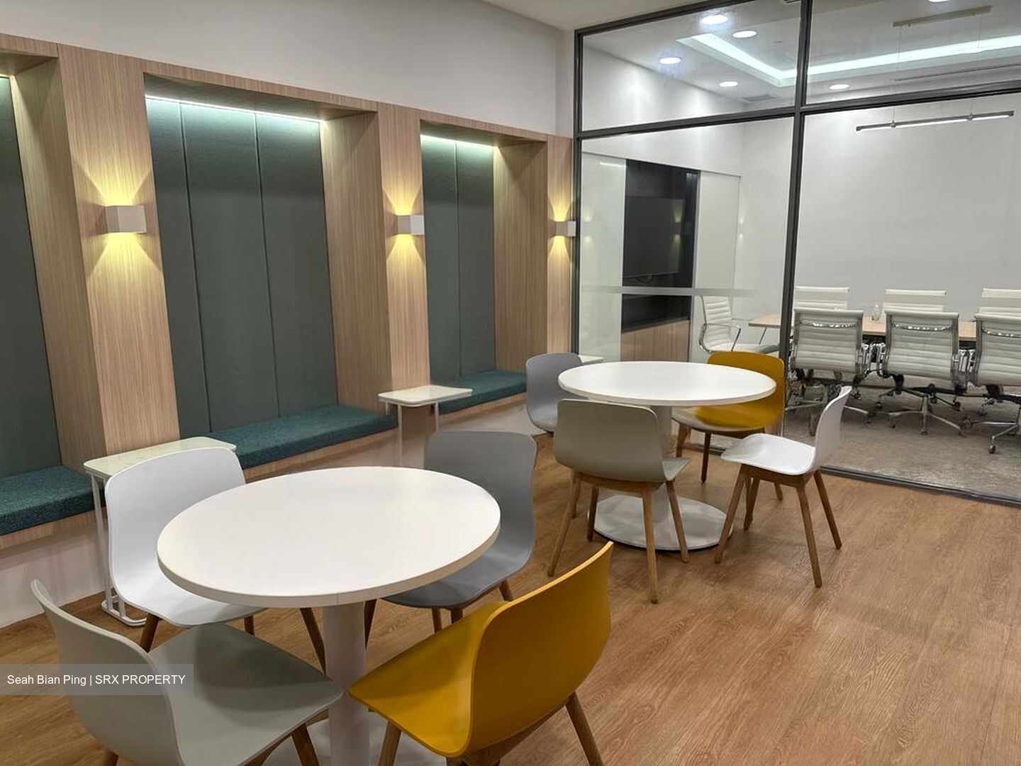 PLUS (D1), Office #474901861